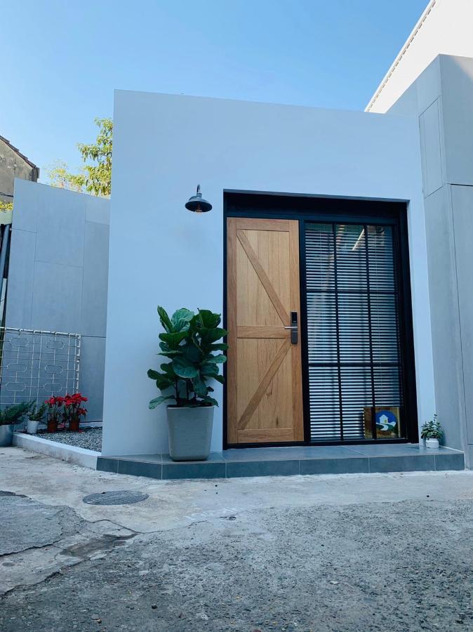 阡陌-浴缸在客廳民宿 Tainan Exterior photo