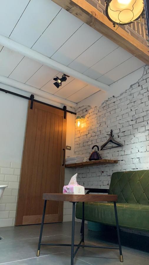 阡陌-浴缸在客廳民宿 Tainan Exterior photo